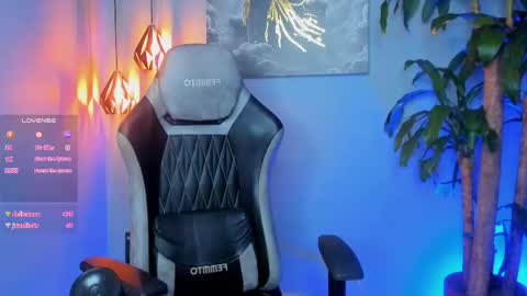 Snapshot of andresfiit chatting on October 22, 5:55 am Andres online show from October 22, 5:55 am