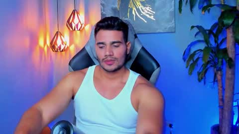 Snapshot of andresfiit chatting on October 19, 5:34 am Andres online show from October 19, 5:34 am