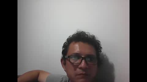 Snapshot of andresfloga chatting on October 14, 2:29 am andresfloga online show from October 14, 2:29 am