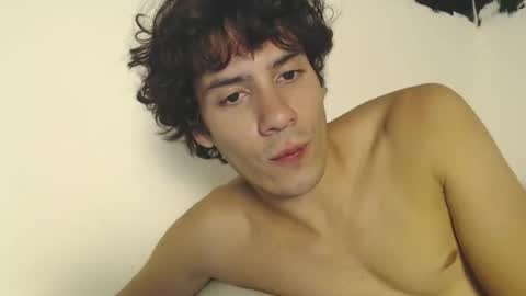 Snapshot of andrestorres0 chatting on October 13, 11:44 pm Andres Torres online show from October 13, 11:44 pm