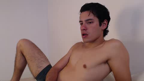Snapshot of andrestorres0 chatting on January 2, 4:02 pm Andres Torres online show from January 2, 4:02 pm