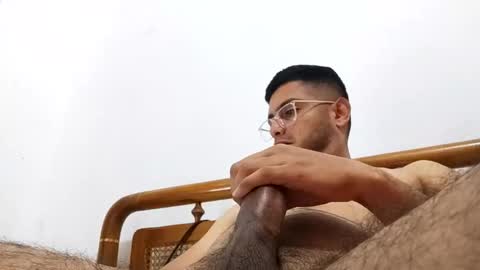 andresvergon85 online show from January 12, 4:18 pm