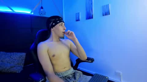 Andreuw Wolf online show from November 13, 3:33 am