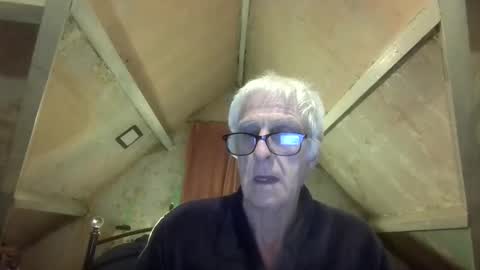 Andrew online show from April 18, 11:26 pm