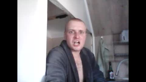 Snapshot of andrew3356577 chatting on February 17, 7:36 am andrew3356577 online show from February 17, 7:36 am
