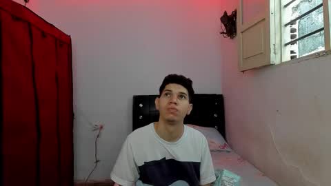 andrew_2811 online show from March 1, 3:44 pm