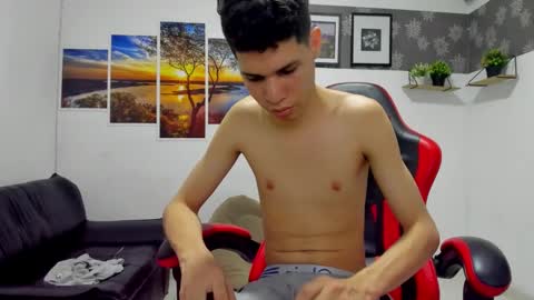 andrew_2811 online show from October 16, 5:48 am