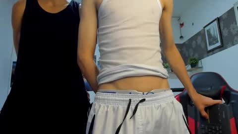 andrew_2811 online show from November 20, 4:45 am