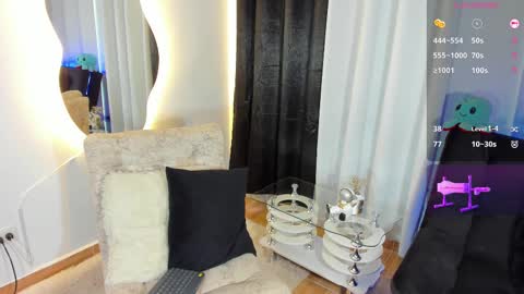 Snapshot of andrew__x777 chatting on February 22, 2:27 pm Andrew Jones Independient model online show from February 22, 2:27 pm