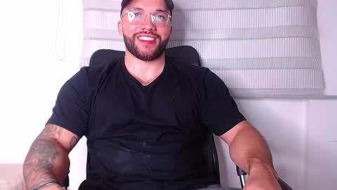 andrew_holden__ online show from October 16, 12:29 am