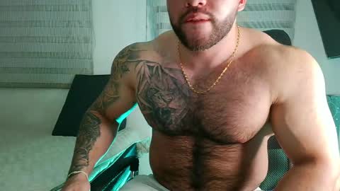 andrew_holden__ online show from April 25, 11:24 pm