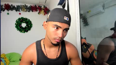 andrew_jonhes1 online show from January 7, 12:21 pm