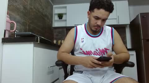 A N D R E W online show from February 6, 4:37 pm