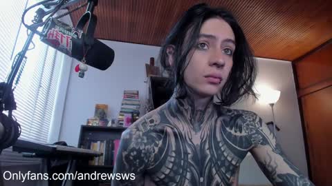 Snapshot of andrew_round chatting on February 2, 10:17 pm andrew_round online show from February 2, 10:17 pm