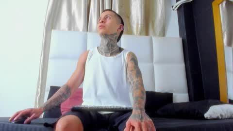 andrew_sanders69 online show from February 3, 7:19 pm