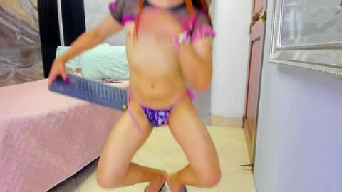 Andrew Taylor0 online show from April 18, 9:15 pm