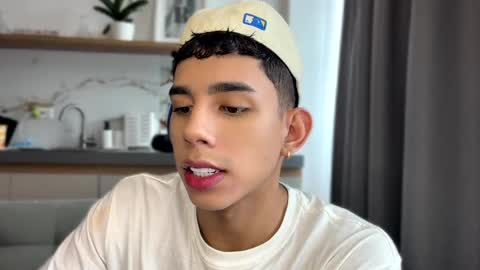 Andrew M. online show from April 19, 9:39 pm