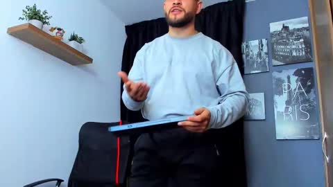 Andrew Diaz online show from November 19, 3:39 am