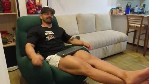 Snapshot of andrewfame chatting on September 30, 1:45 am Andrew online show from September 30, 1:45 am