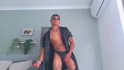 ANDREW KENNOXX online show from March 26, 8:24 pm