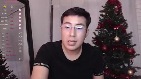 Snapshot of andrewmhilton_ chatting on December 2, 9:04 pm andrewmhilton_ online show from December 2, 9:04 pm