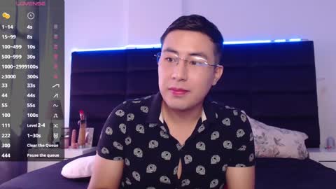 Snapshot of andrewmhilton_ chatting on January 19, 6:53 pm andrewmhilton_ online show from January 19, 6:53 pm