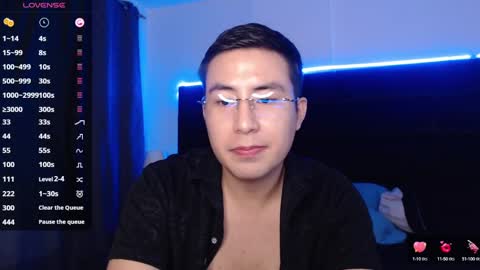 Snapshot of andrewmhilton_ chatting on January 31, 2:48 am andrewmhilton_ online show from January 31, 2:48 am
