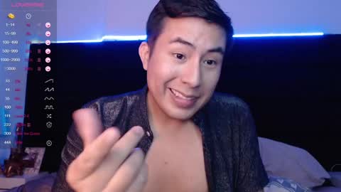 Snapshot of andrewmhilton_ chatting on December 7, 3:58 am andrewmhilton_ online show from December 7, 3:58 am