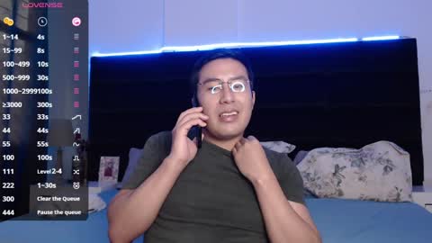 Snapshot of andrewmhilton_ chatting on January 13, 10:56 pm andrewmhilton_ online show from January 13, 10:56 pm