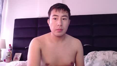 Snapshot of andrewmhilton_ chatting on January 3, 5:20 pm andrewmhilton_ online show from January 3, 5:20 pm