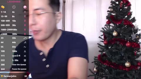 Snapshot of andrewmhilton_ chatting on December 23, 7:09 pm andrewmhilton_ online show from December 23, 7:09 pm