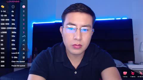 Snapshot of andrewmhilton_ chatting on January 27, 11:00 pm andrewmhilton_ online show from January 27, 11:00 pm