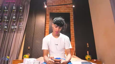 AndreWortix online show from March 8, 10:25 pm