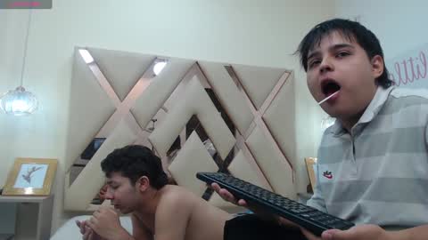 Snapshot of andrewsmile_ chatting on January 27, 12:16 pm ANDREW online show from January 27, 12:16 pm