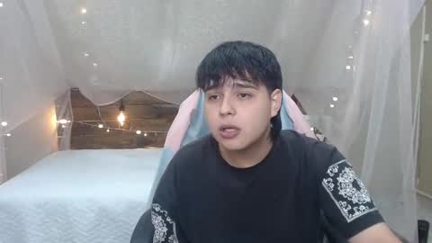 Snapshot of andrewsmile_ chatting on December 15, 12:49 pm ANDREW online show from December 15, 12:49 pm