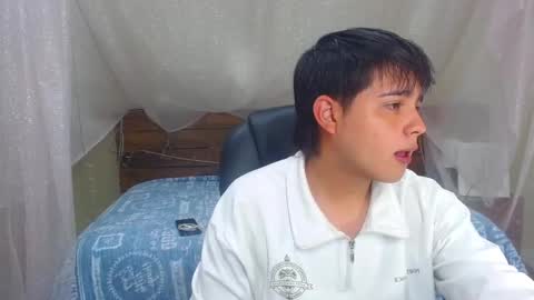 Snapshot of andrewsmile_ chatting on February 20, 12:04 pm ANDREW online show from February 20, 12:04 pm