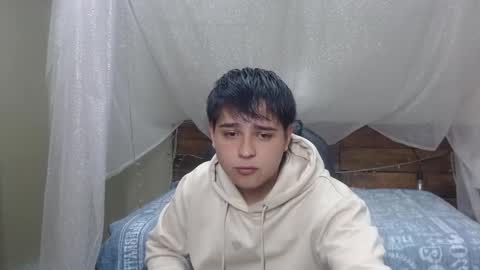 Snapshot of andrewsmile_ chatting on February 19, 12:11 pm ANDREW online show from February 19, 12:11 pm