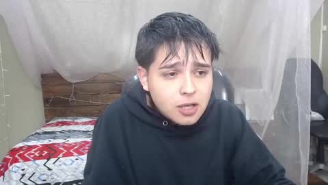 Snapshot of andrewsmile_ chatting on February 8, 12:17 pm ANDREW online show from February 8, 12:17 pm