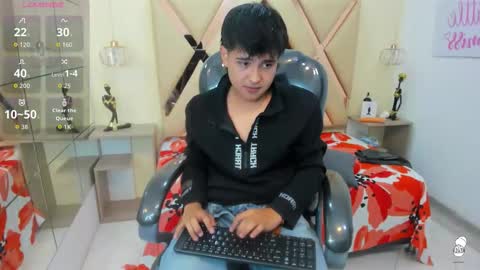 Snapshot of andrewsmile_ chatting on September 19, 12:49 pm ANDREW online show from September 19, 12:49 pm