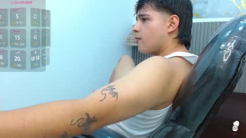 Snapshot of andrewsmile_ chatting on September 9, 2:49 pm ANDREW online show from September 9, 2:49 pm