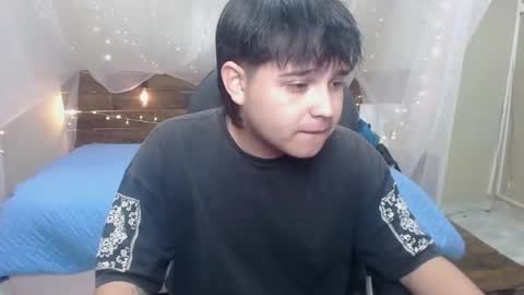 Snapshot of andrewsmile_ chatting on December 27, 12:45 pm ANDREW online show from December 27, 12:45 pm