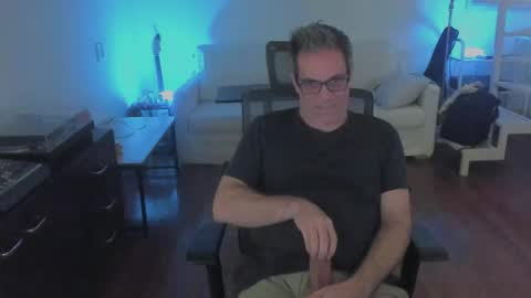 Andrew online show from April 10, 8:21 am