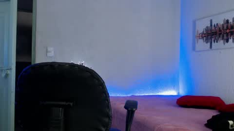Snapshot of andy_bapho chatting on December 2, 2:39 pm ANDY online show from December 2, 2:39 pm
