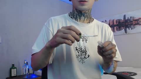 Snapshot of andy_bapho chatting on January 8, 3:17 pm ANDY online show from January 8, 3:17 pm