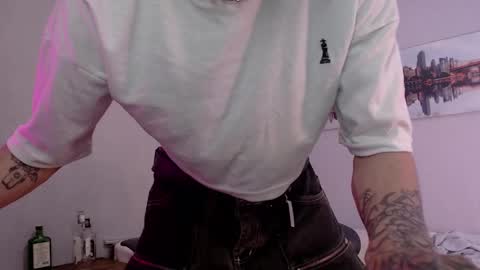 Snapshot of andy_bapho chatting on January 9, 2:40 pm ANDY online show from January 9, 2:40 pm
