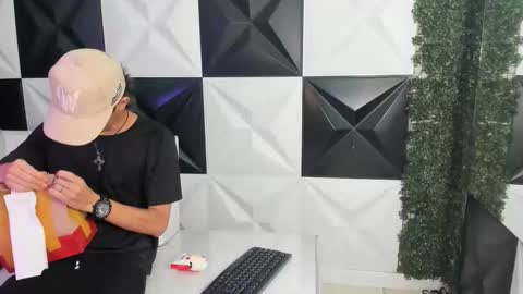 andy_dan1 online show from March 26, 9:08 pm