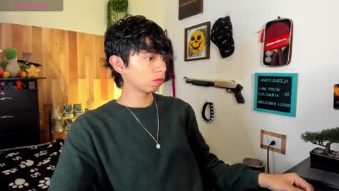 Snapshot of andy_guez_11 chatting on February 19, 9:50 am andy_guez_11 online show from February 19, 9:50 am