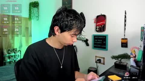 Snapshot of andy_guez_11 chatting on February 17, 10:07 am andy_guez_11 online show from February 17, 10:07 am