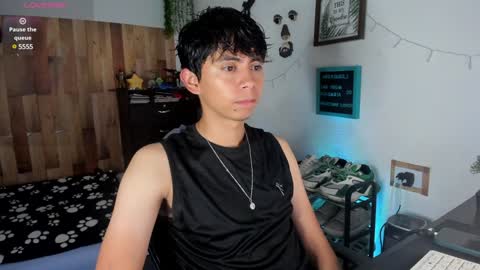 Snapshot of andy_guez_11 chatting on January 31, 10:20 am andy_guez_11 online show from January 31, 10:20 am