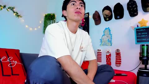 andy_guez_11 online show from November 29, 10:06 am